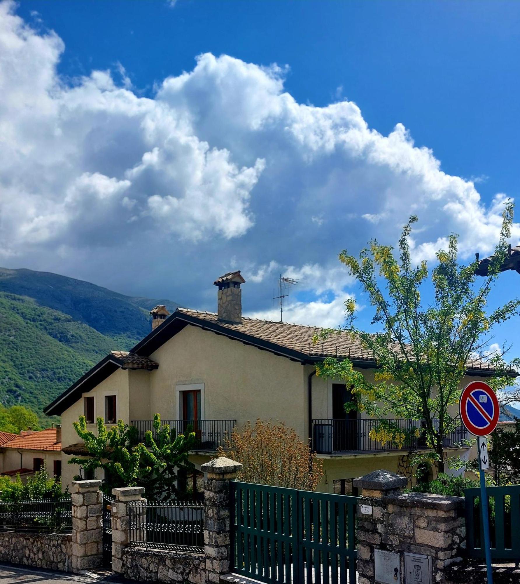 A Due Passi Dai Lupi Villa Civitella Alfedena Exterior photo